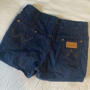 vintage dark wash wrangler jean shorts